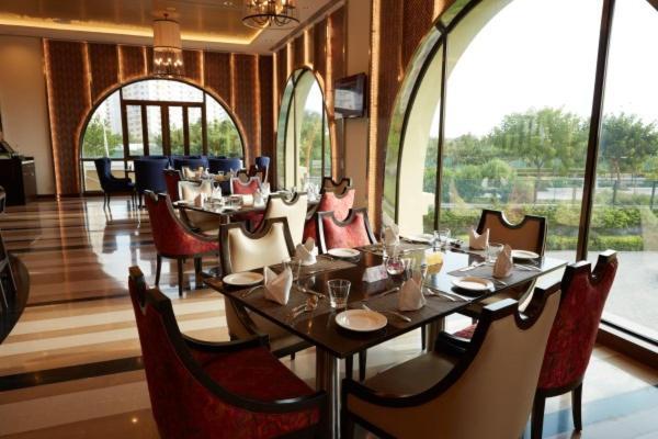 Belvedere Golf & Country Club Adalaj Exterior photo