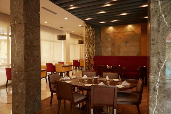 Belvedere Golf & Country Club Adalaj Exterior photo