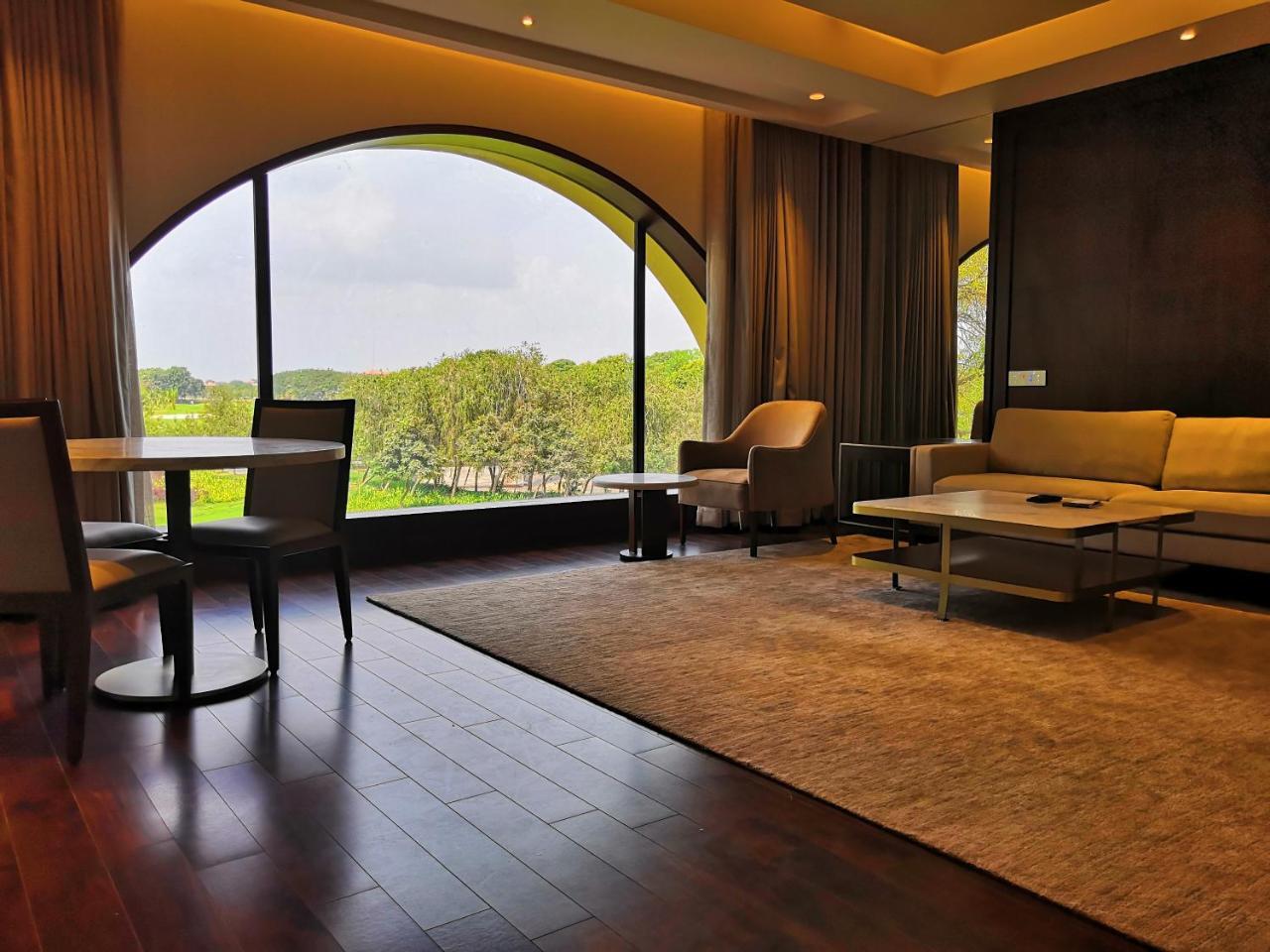 Belvedere Golf & Country Club Adalaj Exterior photo
