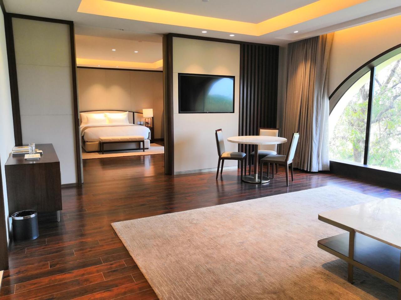 Belvedere Golf & Country Club Adalaj Exterior photo